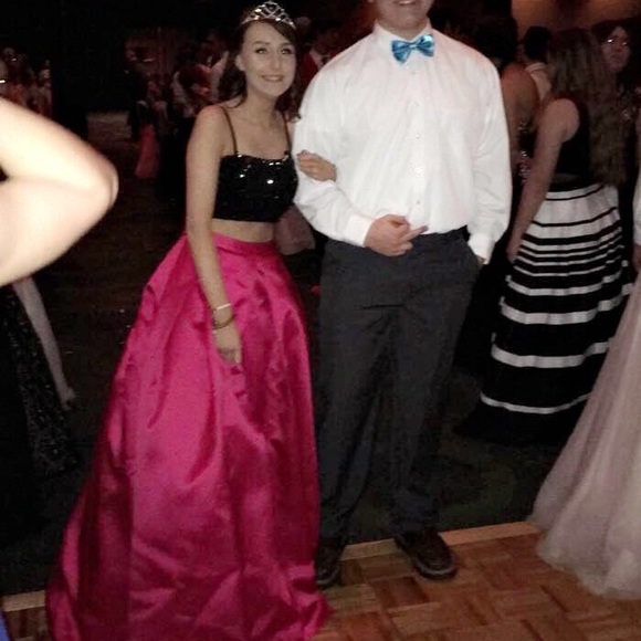 Prom dress!! - Picture 3 of 4